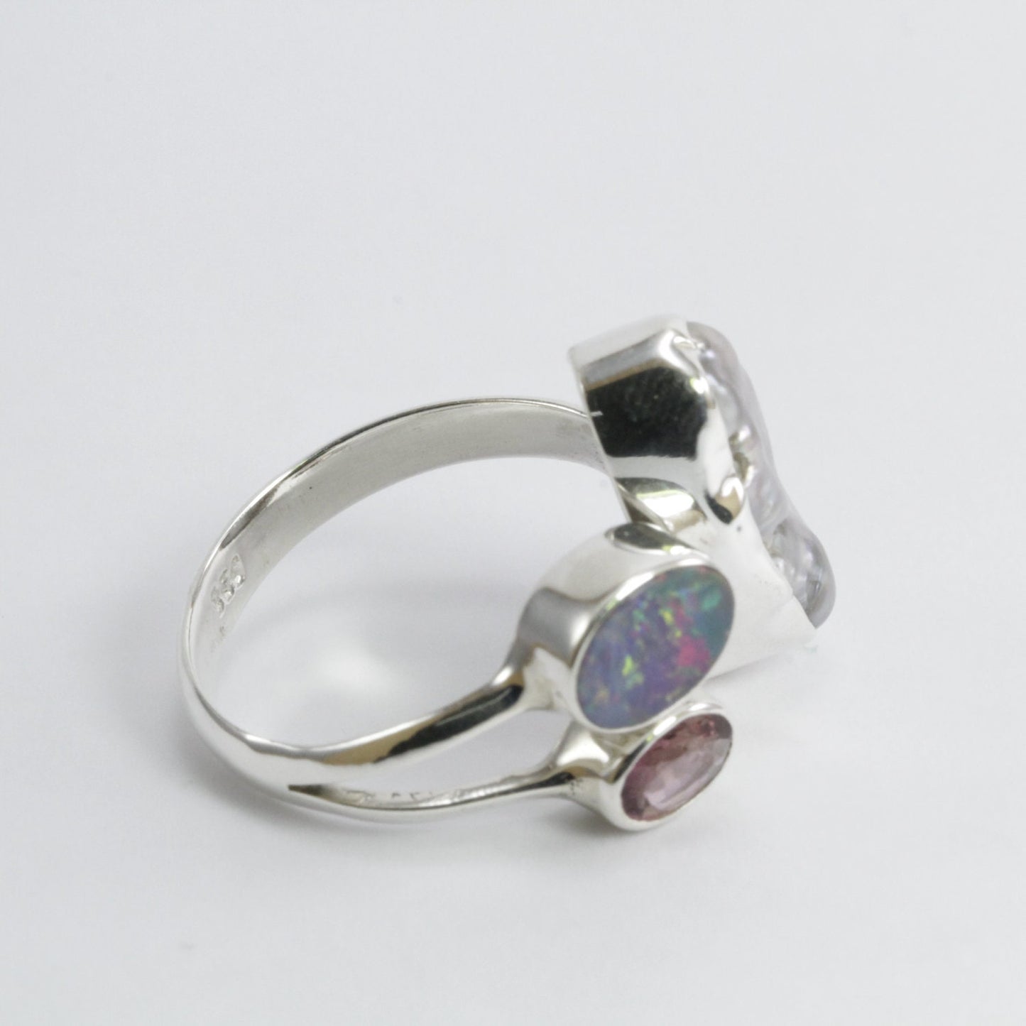 Handmade Freesize ring in 925 sterling silver with natural Baroque Biwa Pearl combined with natural pink Tourmaline and genuine fire opal