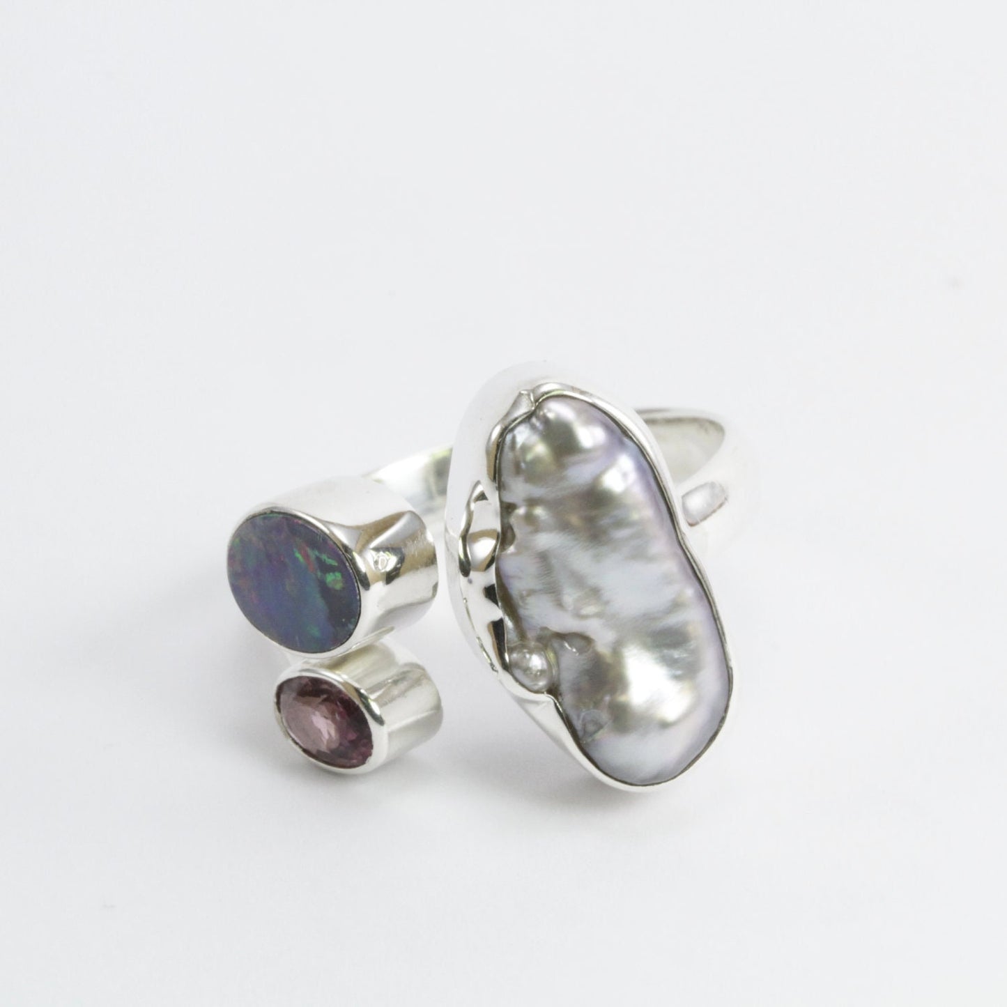 Handmade Freesize ring in 925 sterling silver with natural Baroque Biwa Pearl combined with natural pink Tourmaline and genuine fire opal