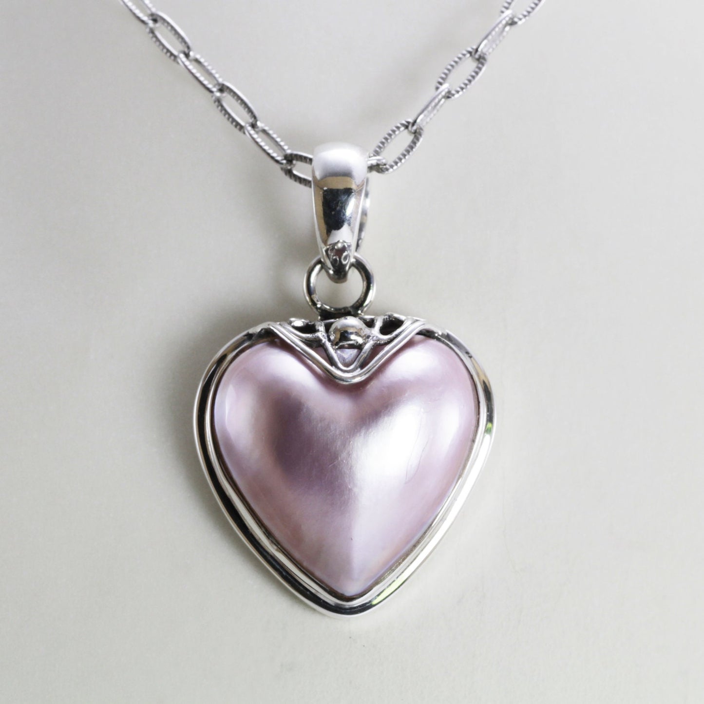 Genuine 19*19 MM heart shape Mabe pearl set in 925 sterling silver pendant bezel set decorated with flower filigree, heart pearl pendant