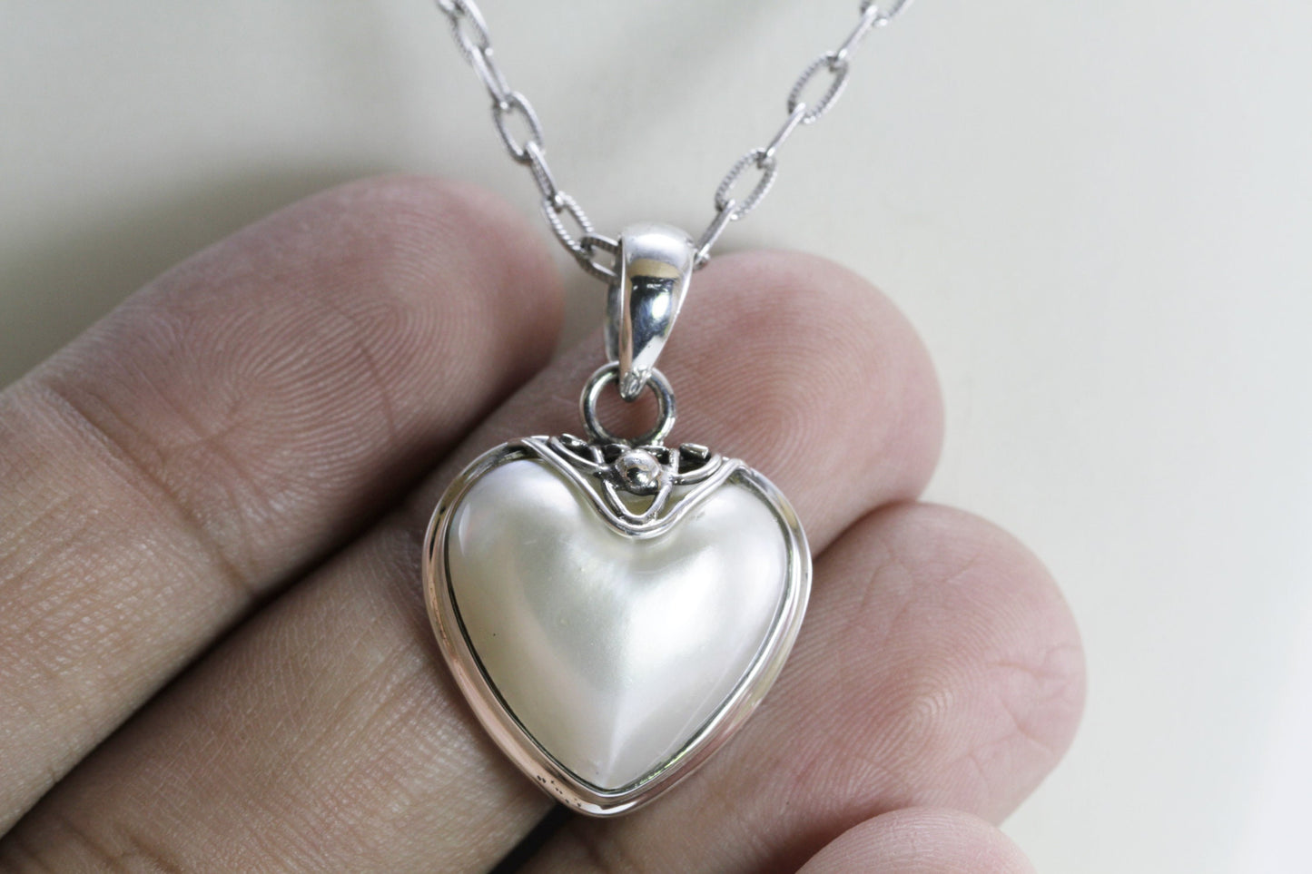 Genuine 19*19 MM heart shape Mabe pearl set in 925 sterling silver pendant bezel set decorated with flower filigree, heart pearl pendant