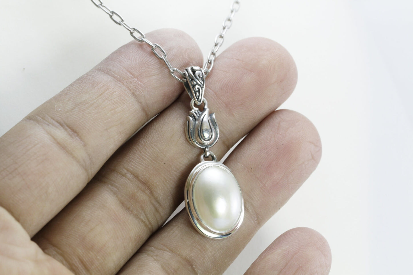 oval pearl pendant 925 sterling silver decorated with tulip flower ornament