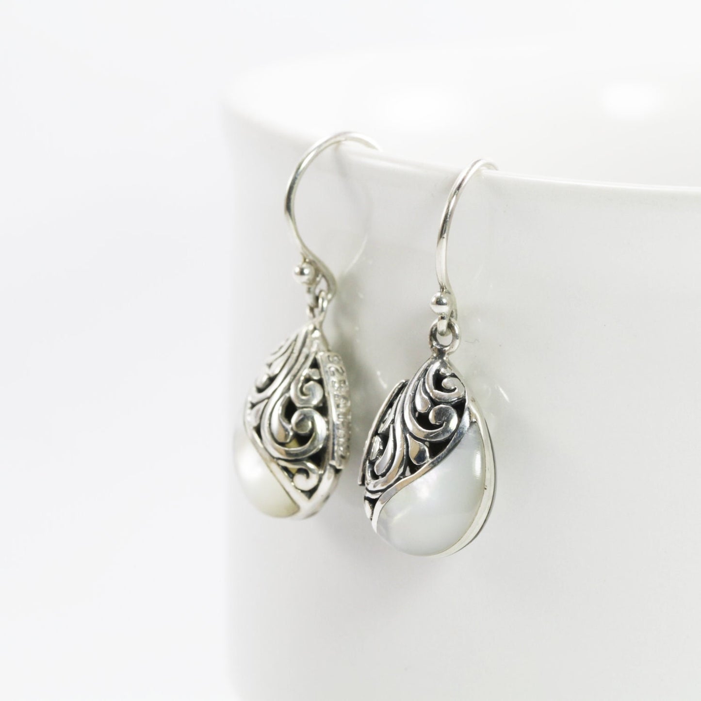 teardrop earrings 925 sterling silver decorated with white shell and filigree ornament