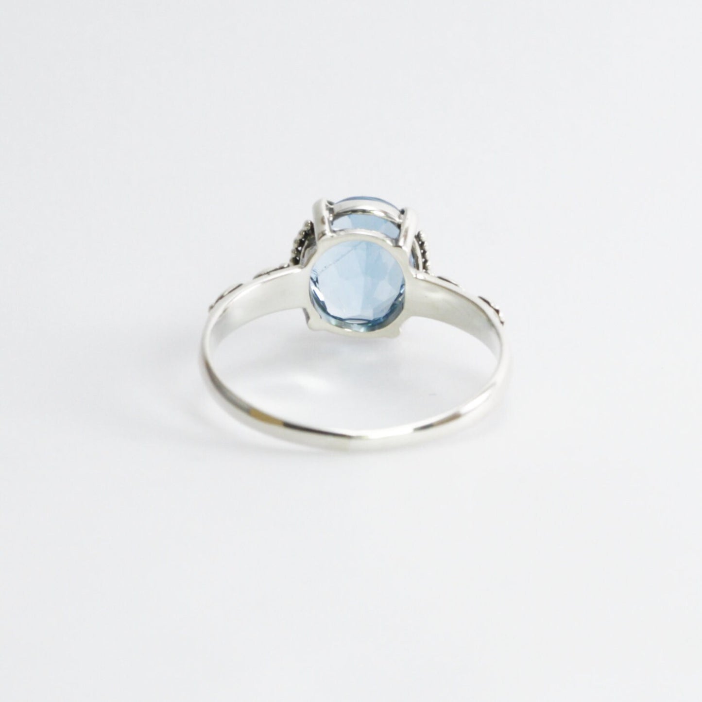 swiss Blue Topaz ring set in 925 sterling silver ring, solitaire ring with swiss blue topaz