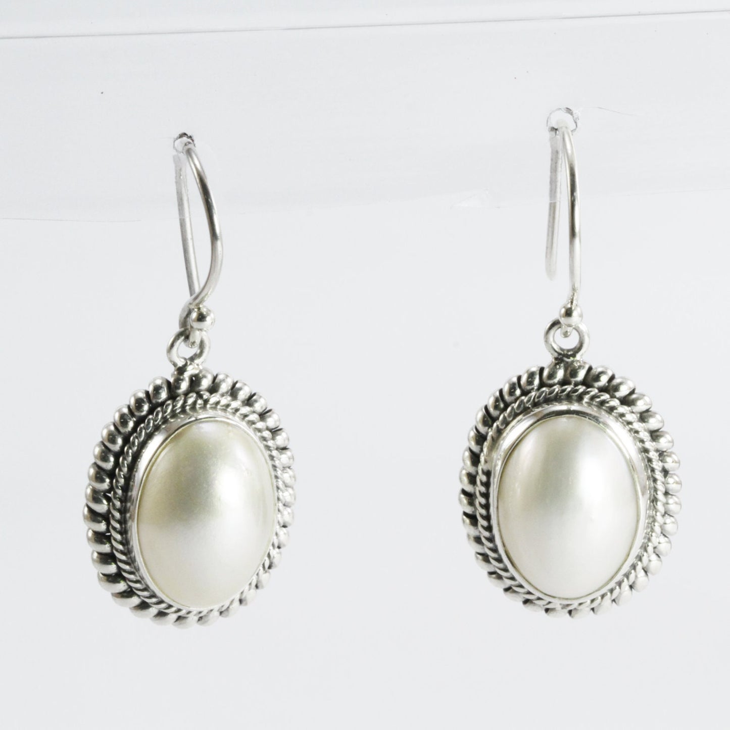 Beautiful dangle drop oval 10*14 mm mabe pearl earrings set in bezel handmade woven cable edge 925 sterling silver, oval pearl earrings