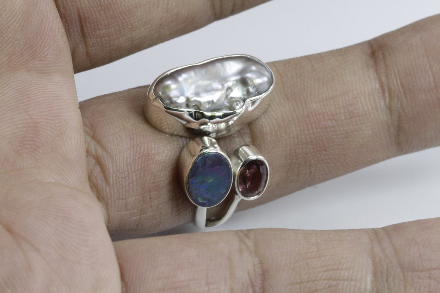 Handmade Freesize ring in 925 sterling silver with natural Baroque Biwa Pearl combined with natural pink Tourmaline and genuine fire opal