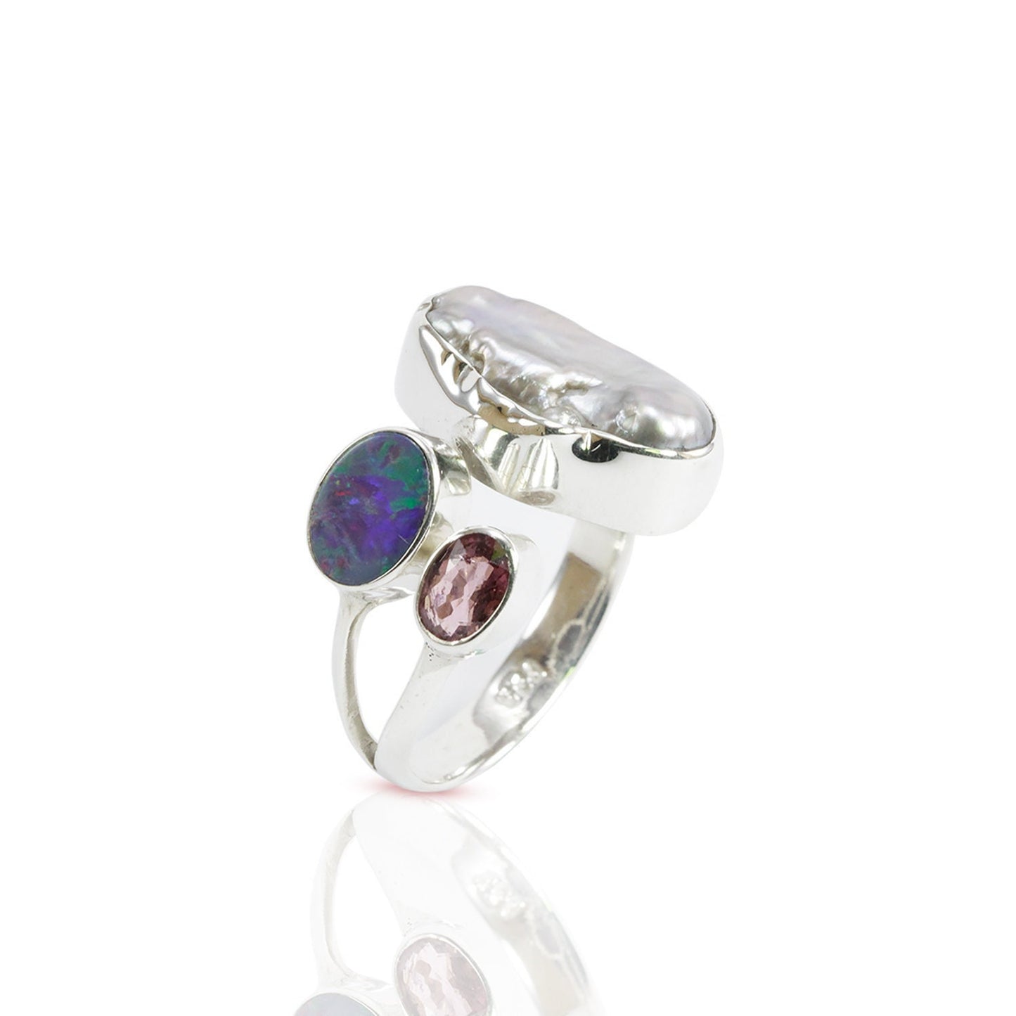 Handmade Freesize ring in 925 sterling silver with natural Baroque Biwa Pearl combined with natural pink Tourmaline and genuine fire opal