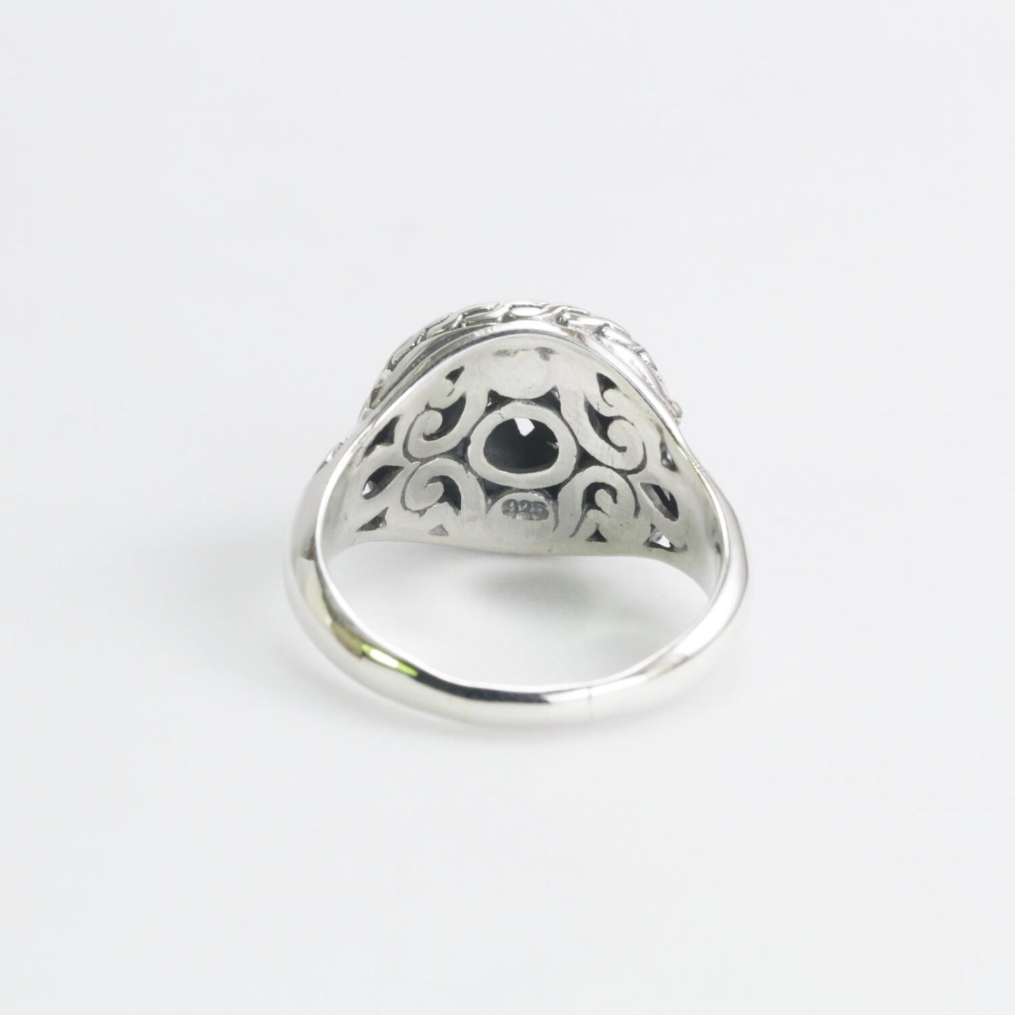 signet ring round 925 sterling silver decorated with open work filigree art and 18K real yellow gold