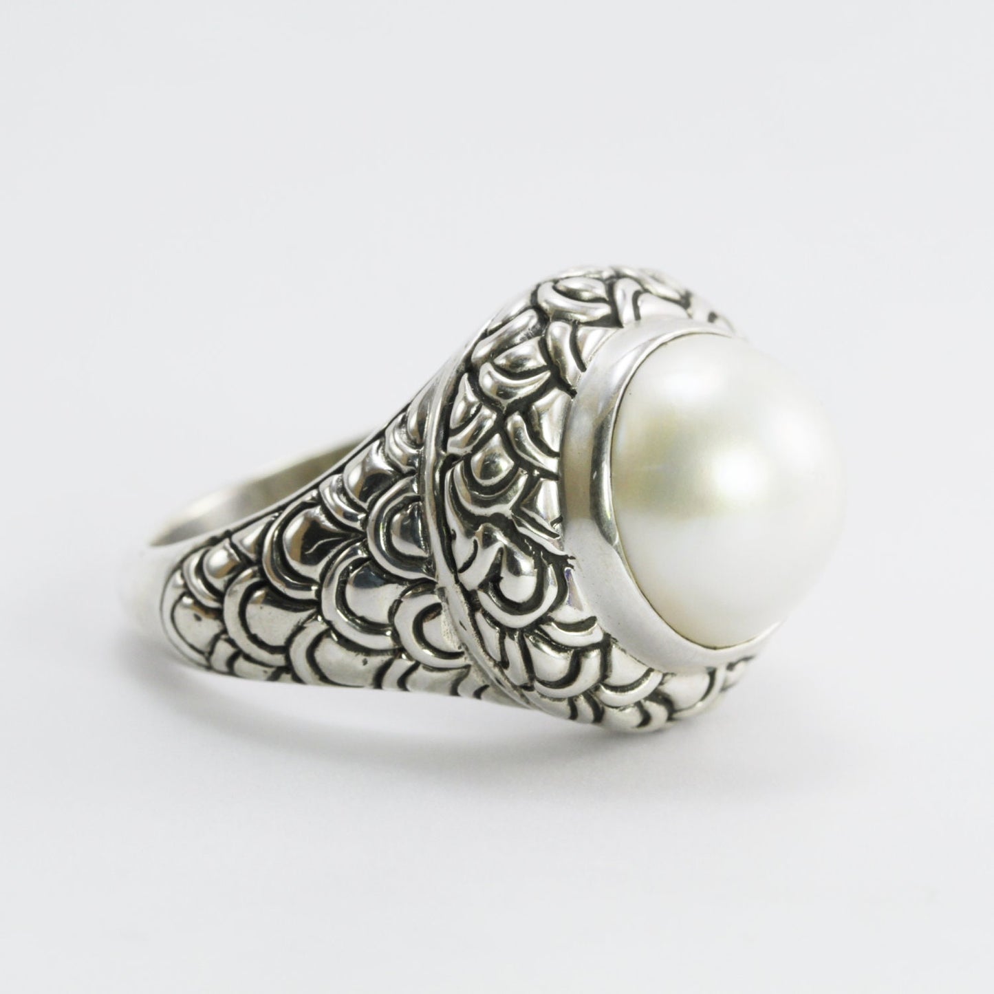 Genuine round mabe pearl ring set in 925 sterling silver decorated with dragon skin carving, 12 mm round white mabe pearl ring
