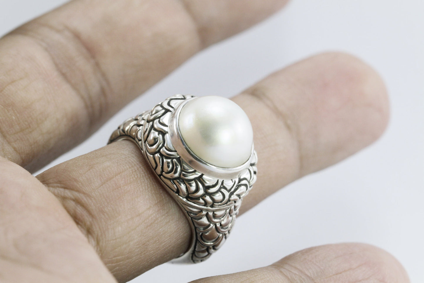 Genuine round mabe pearl ring set in 925 sterling silver decorated with dragon skin carving, 12 mm round white mabe pearl ring