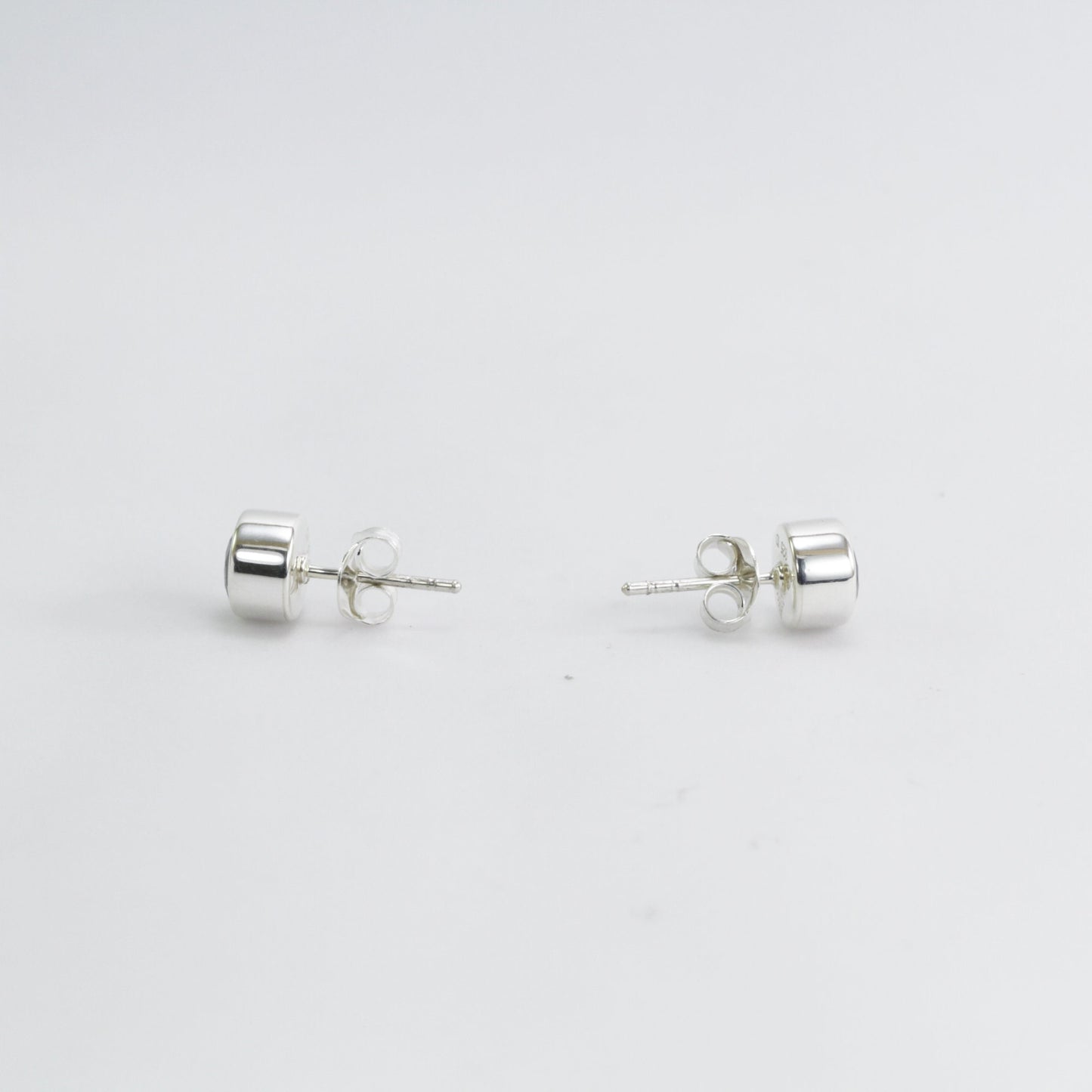 Round Sapphire Stud Earrings 6 mm Round set in 925 sterling silver, Natural Sapphire stud