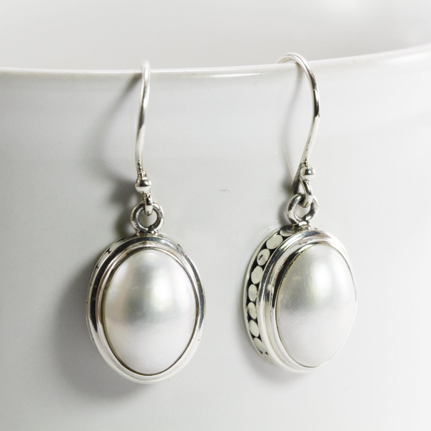 oval pearl earrings 925 sterling silver decorated with dot frame, mabe pearl earrings
