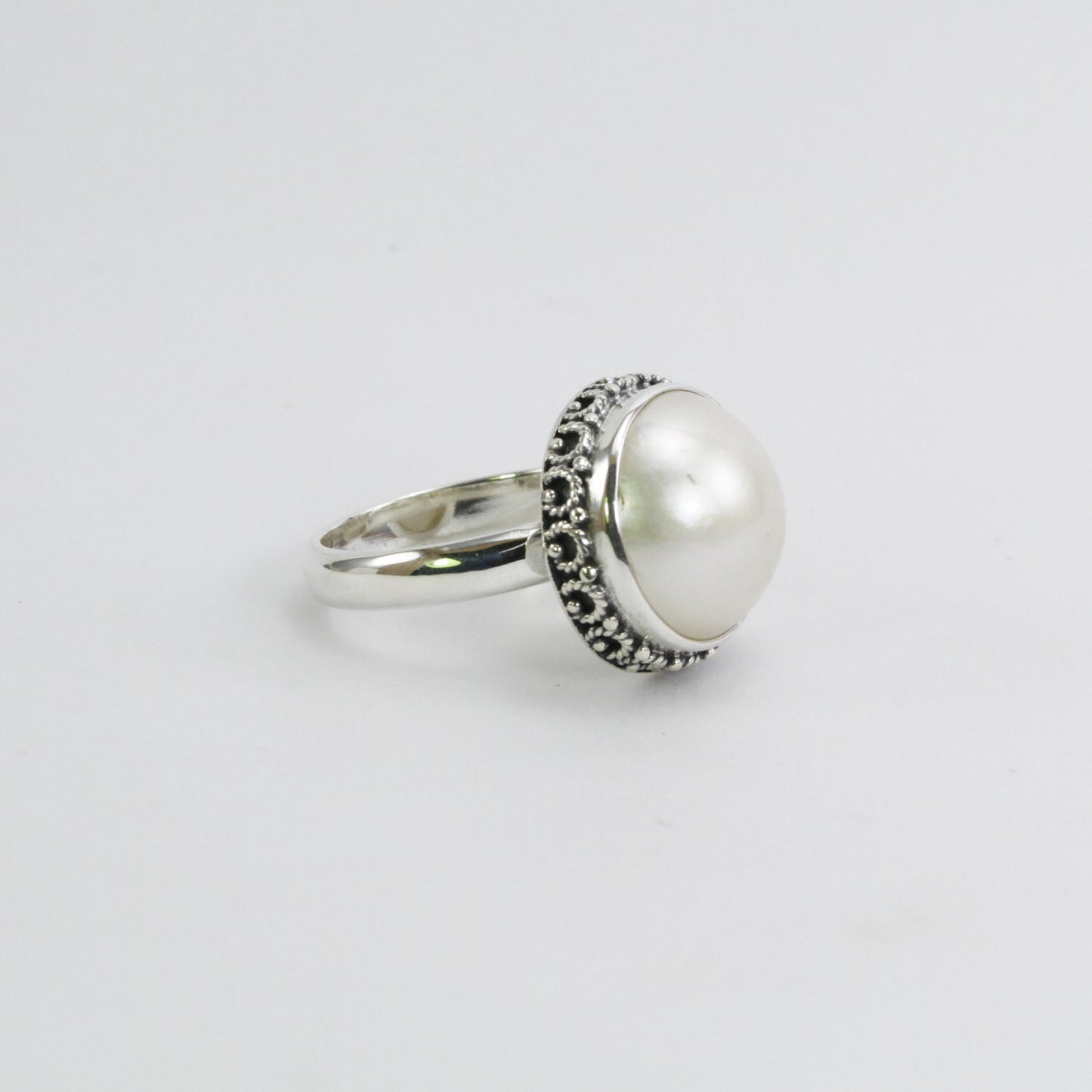 white mabe pearl ring 925 sterling silver 16 mm round decorated with handmade crown filigree ornament