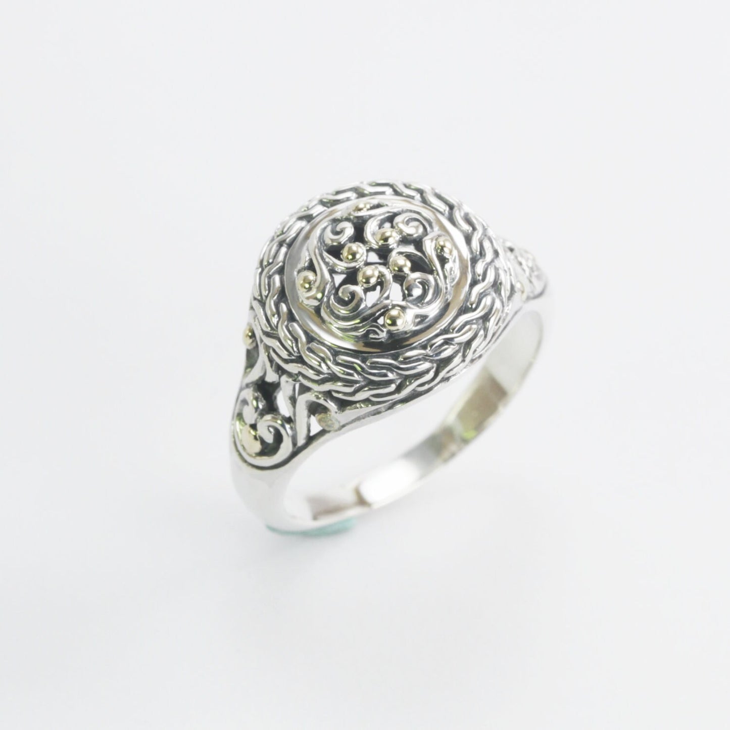 signet ring round 925 sterling silver decorated with open work filigree art and 18K real yellow gold