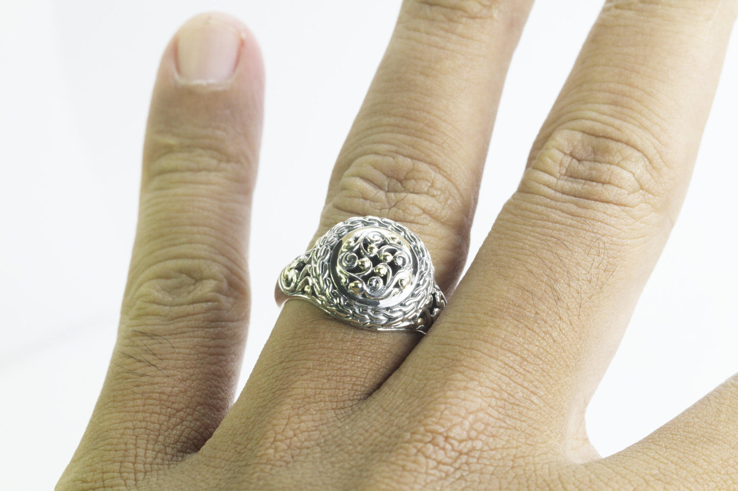 signet ring round 925 sterling silver decorated with open work filigree art and 18K real yellow gold
