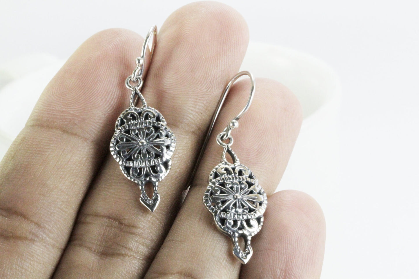 florist silver earrings in 925 sterling silver, Bali carving silver earrings dangle