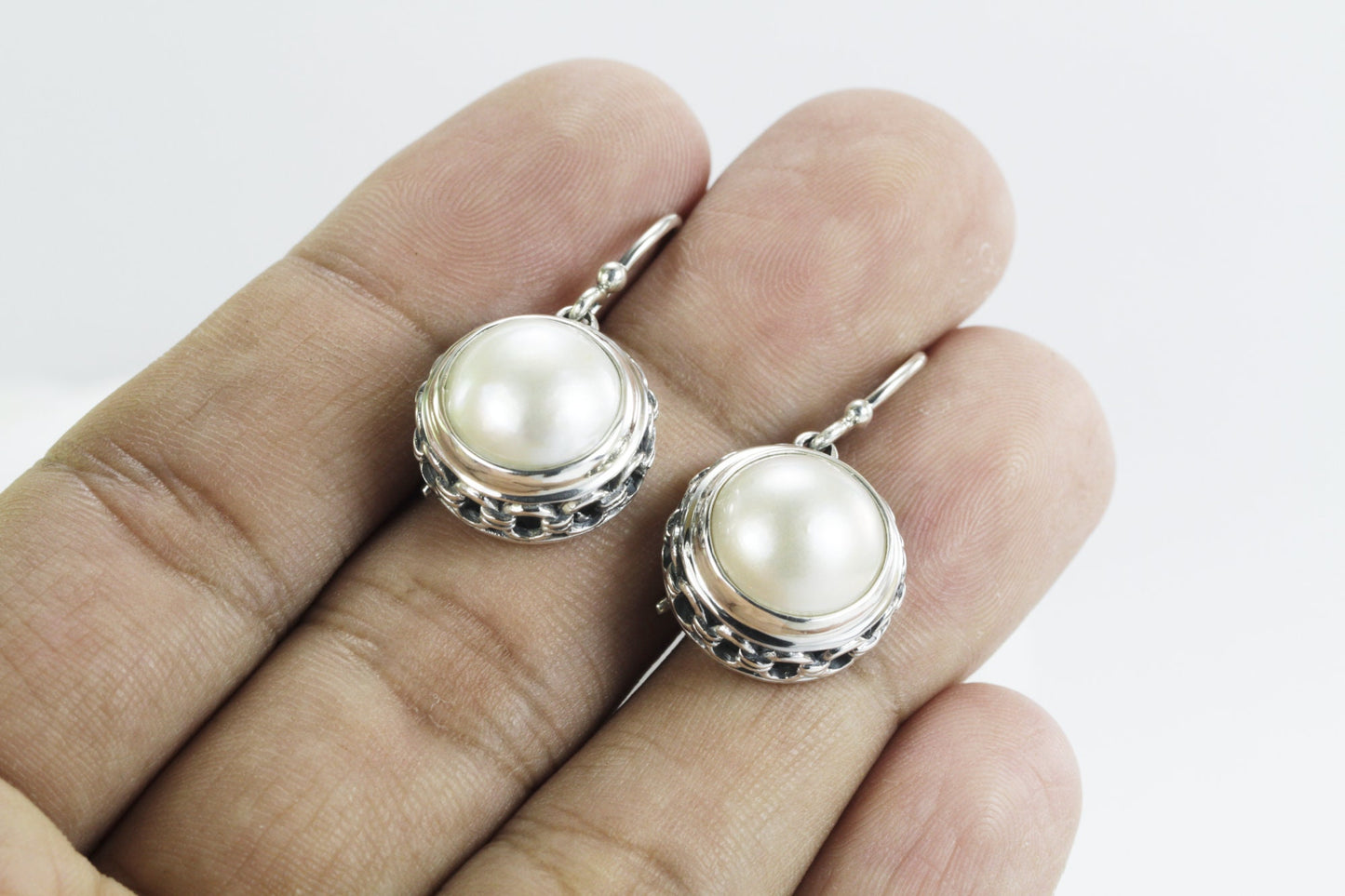 Mabe pearl earrings round dangle 925 sterling silver decorated with chain carving edge