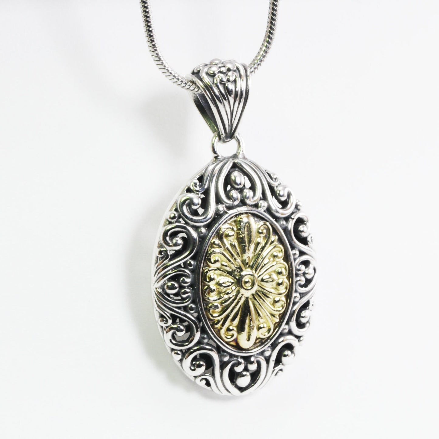 antique two tone pendant necklace 18K yellow gold decorated with royal carving art
