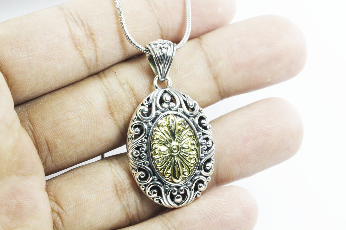 antique two tone pendant necklace 18K yellow gold decorated with royal carving art