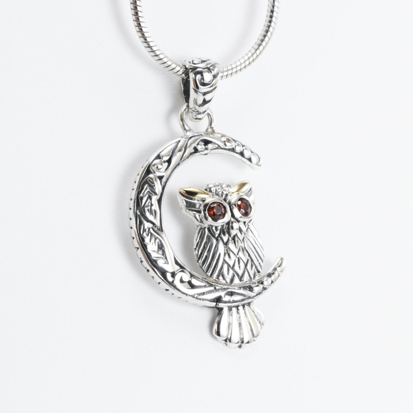 Owl pendant necklace 925 sterling silver decorated with red garnet and 18k Gold