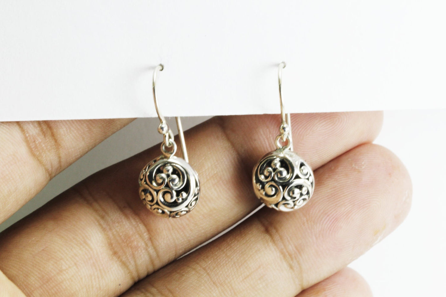 Round earrings dangle drop 925 sterling silver earrings decorated with handcrafted filigree