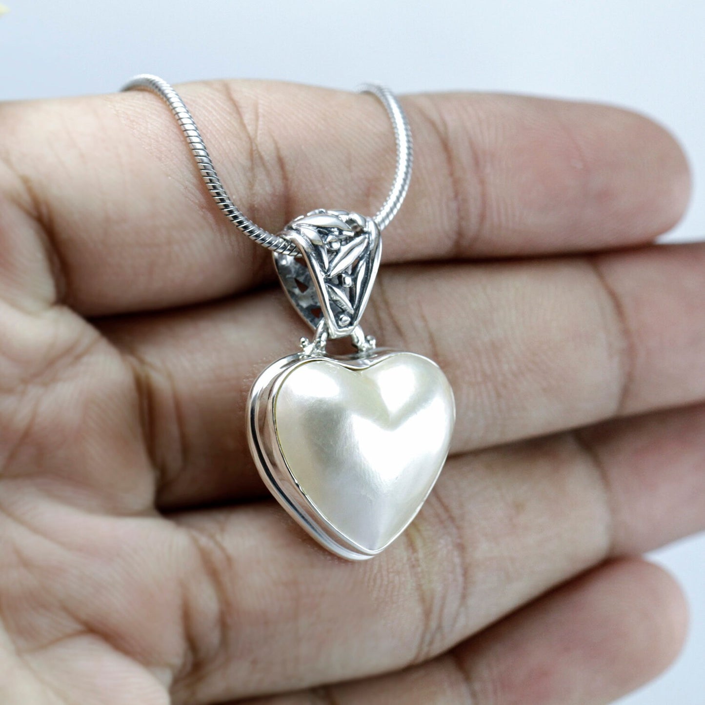 heart shape white Mabe pearl set in 925 sterling silver pendant necklace