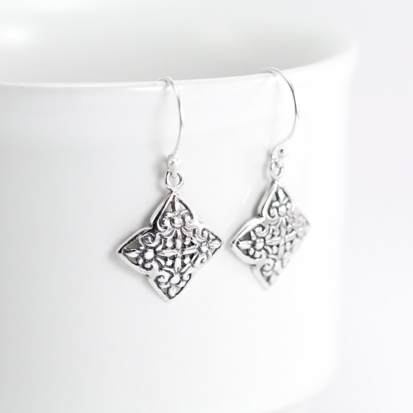 clover leaf earrings 925 sterling silver decorated with open work filigree