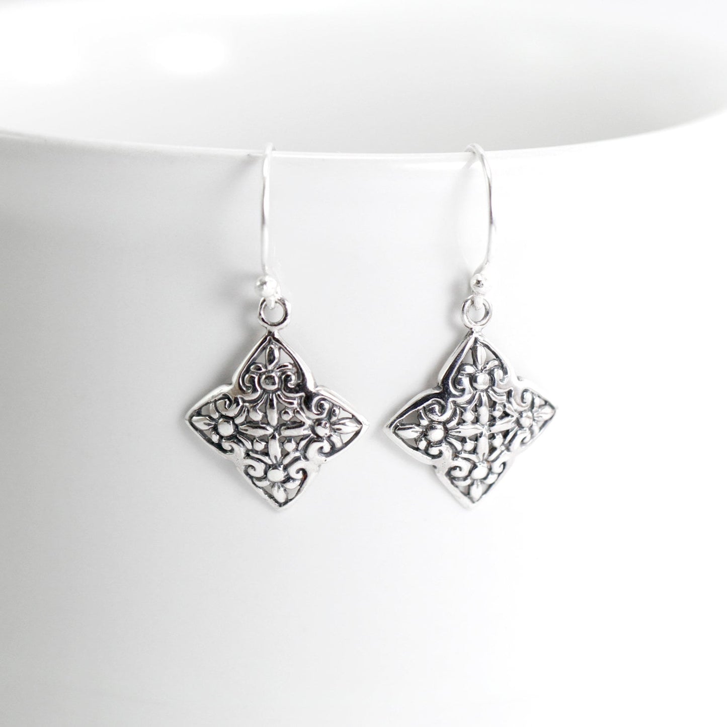 clover leaf earrings 925 sterling silver decorated with open work filigree