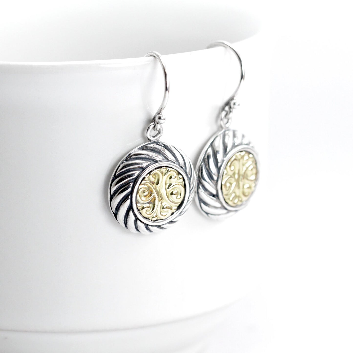 Cable rope earrings two tone 18K yellow gold on 925 sterling silver decorated with royal filigree art