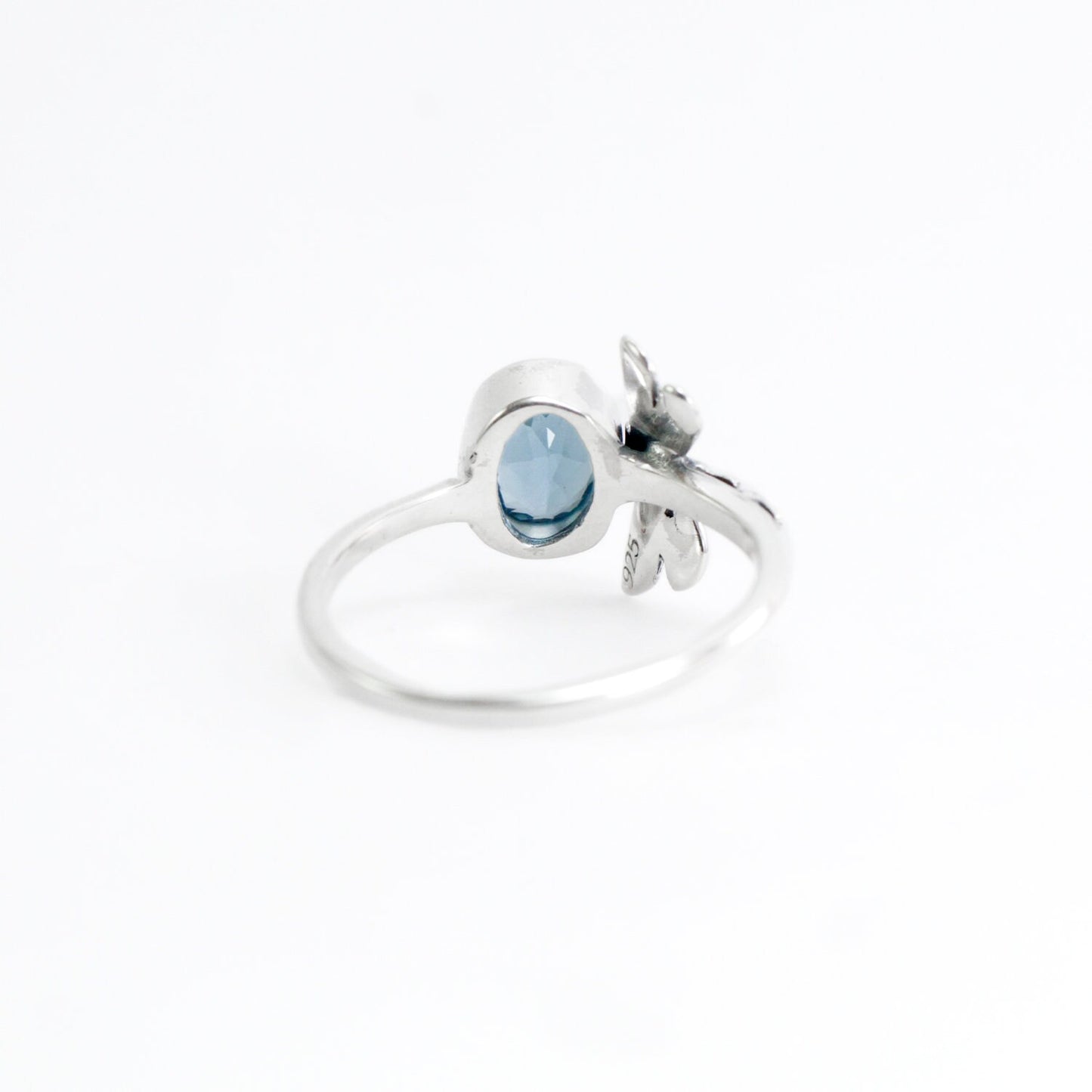 Blue topaz ring set in 925 sterling silver decorated with beautiful dragonfly