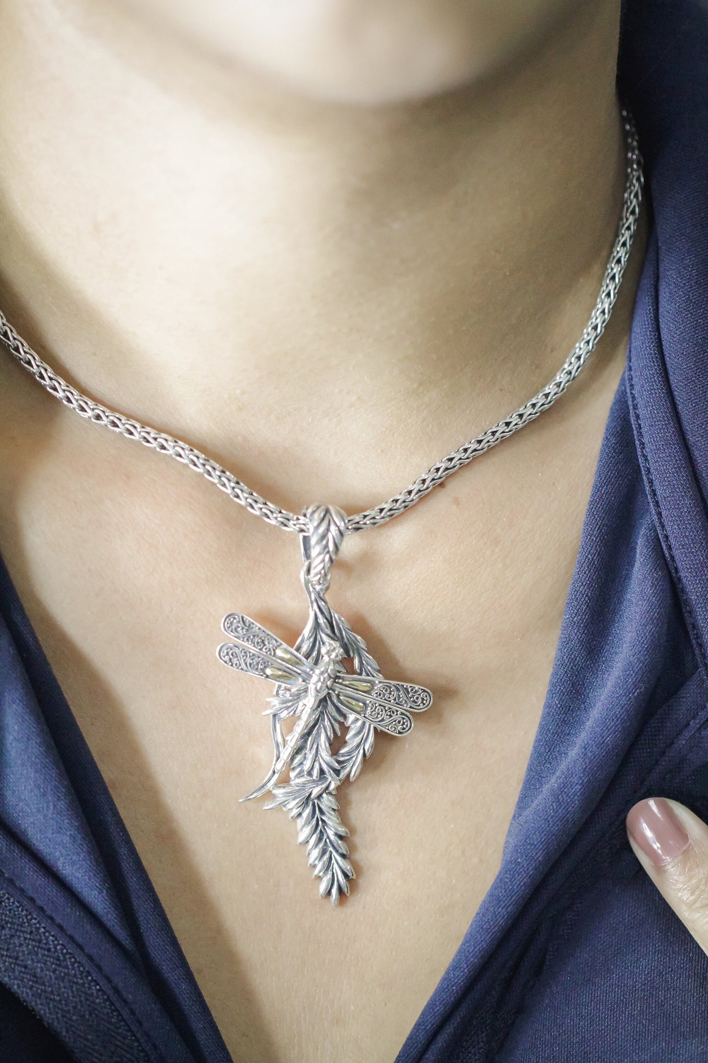 dragonfly pendant 925 sterling silver decorated with filigree and leaf pattern, nature art pendant