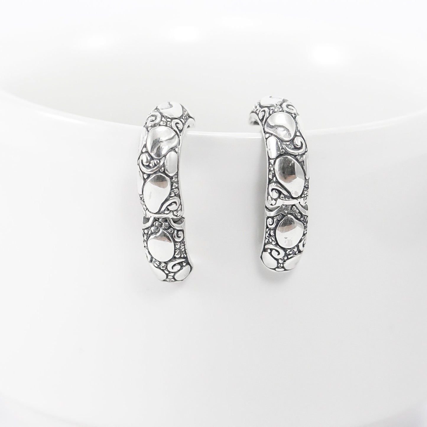 Earrings Hoop 925 sterling silver decorated with rock ornament art and push back closure for women