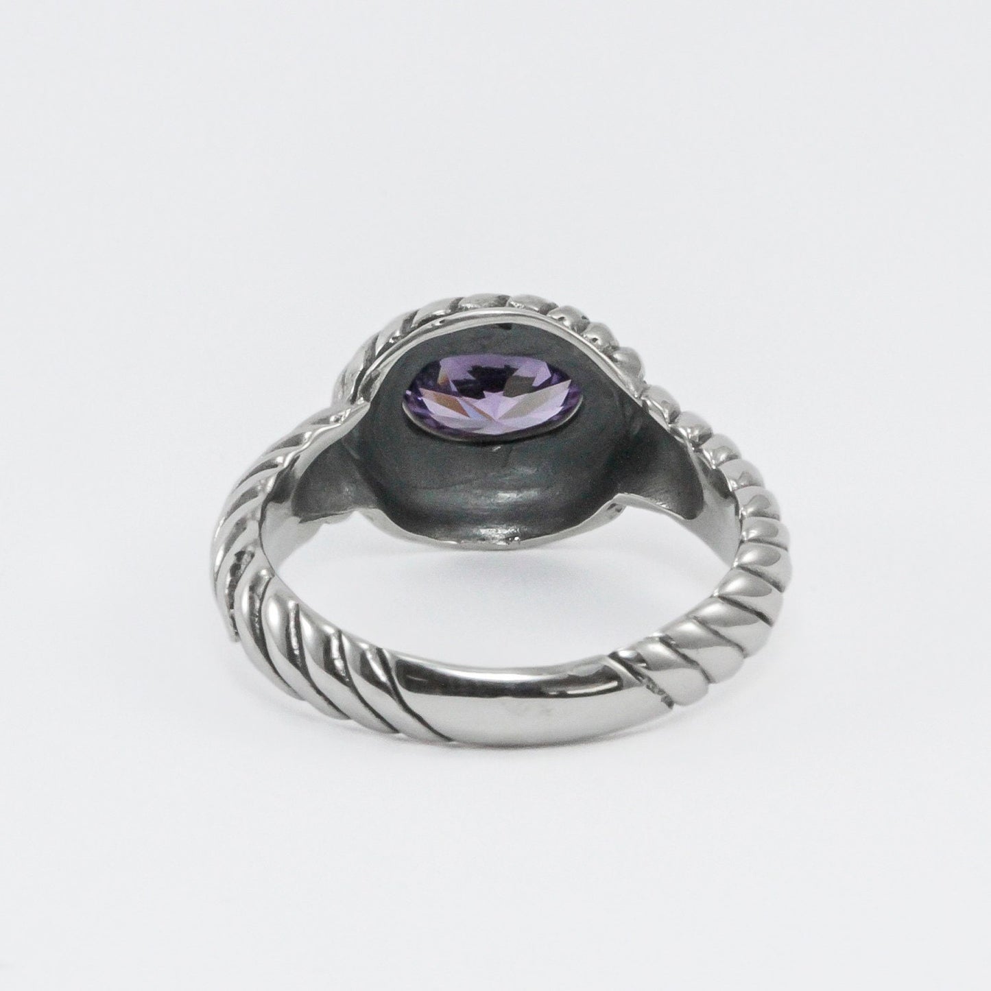 Cable style ring in 925 sterling silver with genuine amethyst