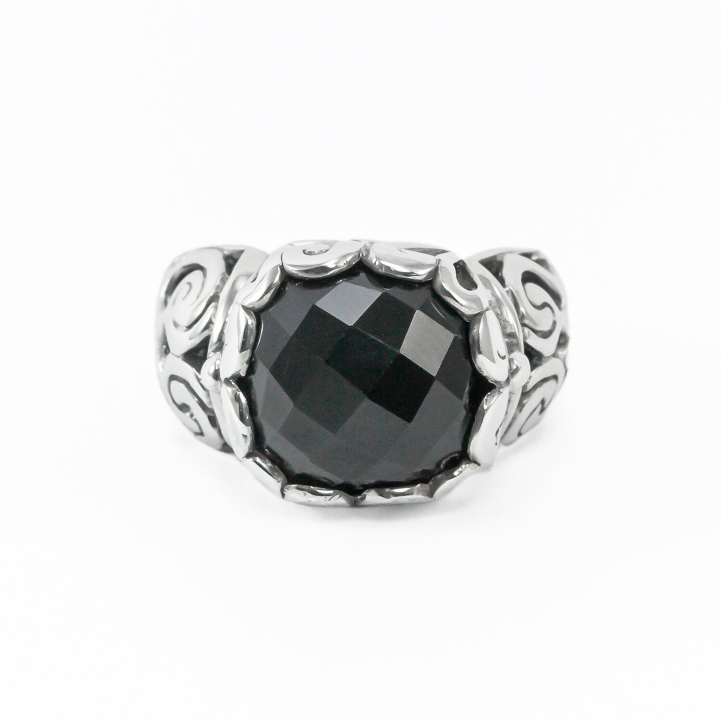 Black onyx ring set in 925 sterling silver decorated with filigree ornament