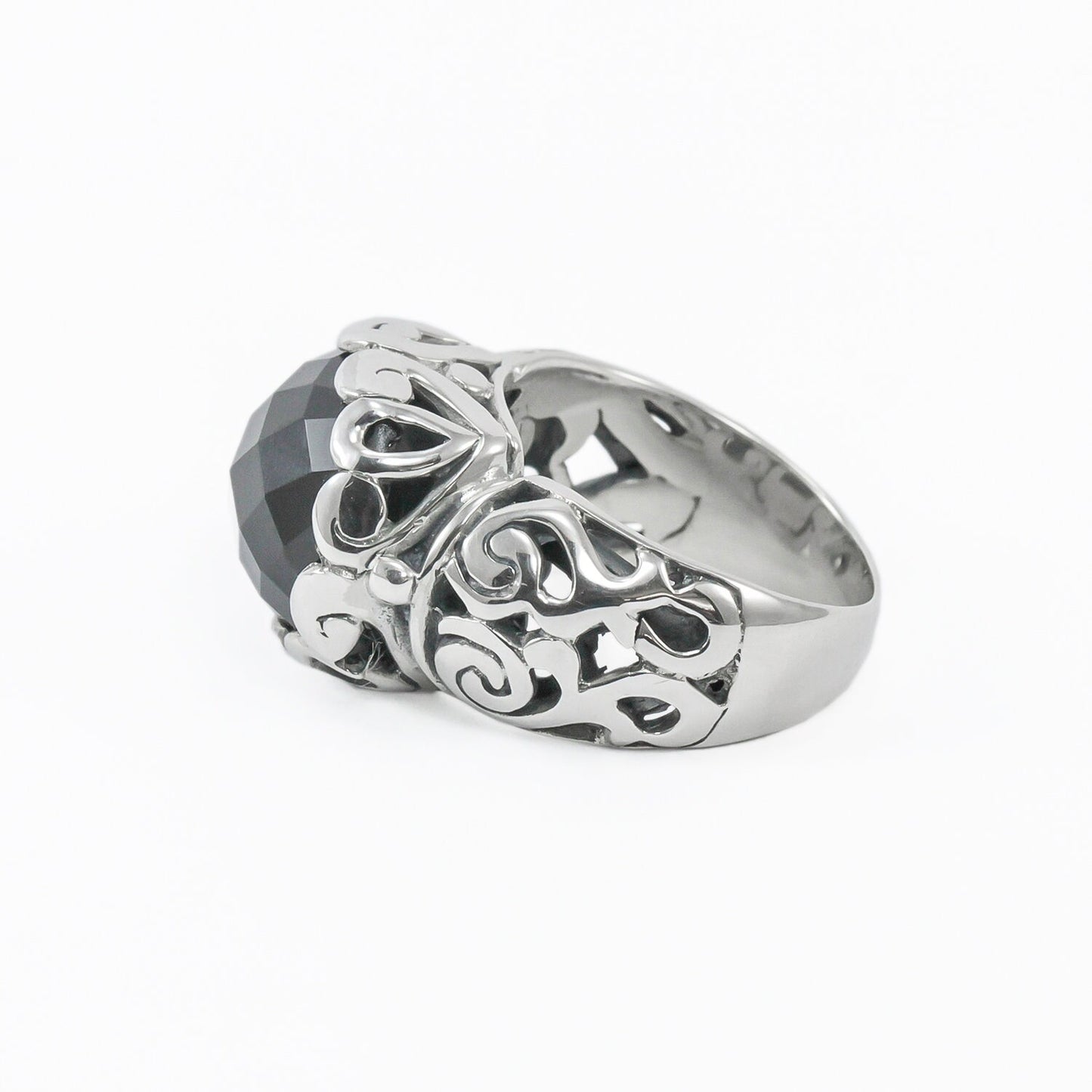 Black onyx ring set in 925 sterling silver decorated with filigree ornament