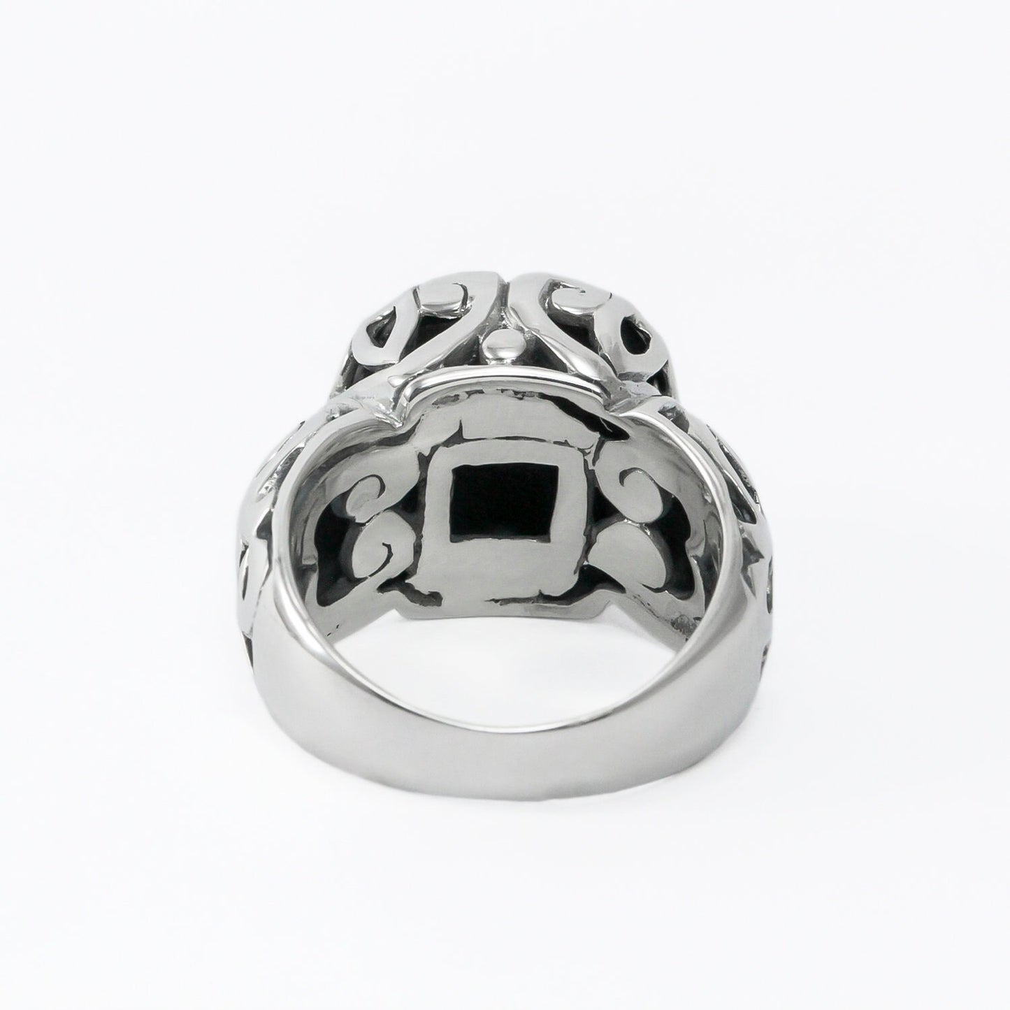 Black onyx ring set in 925 sterling silver decorated with filigree ornament