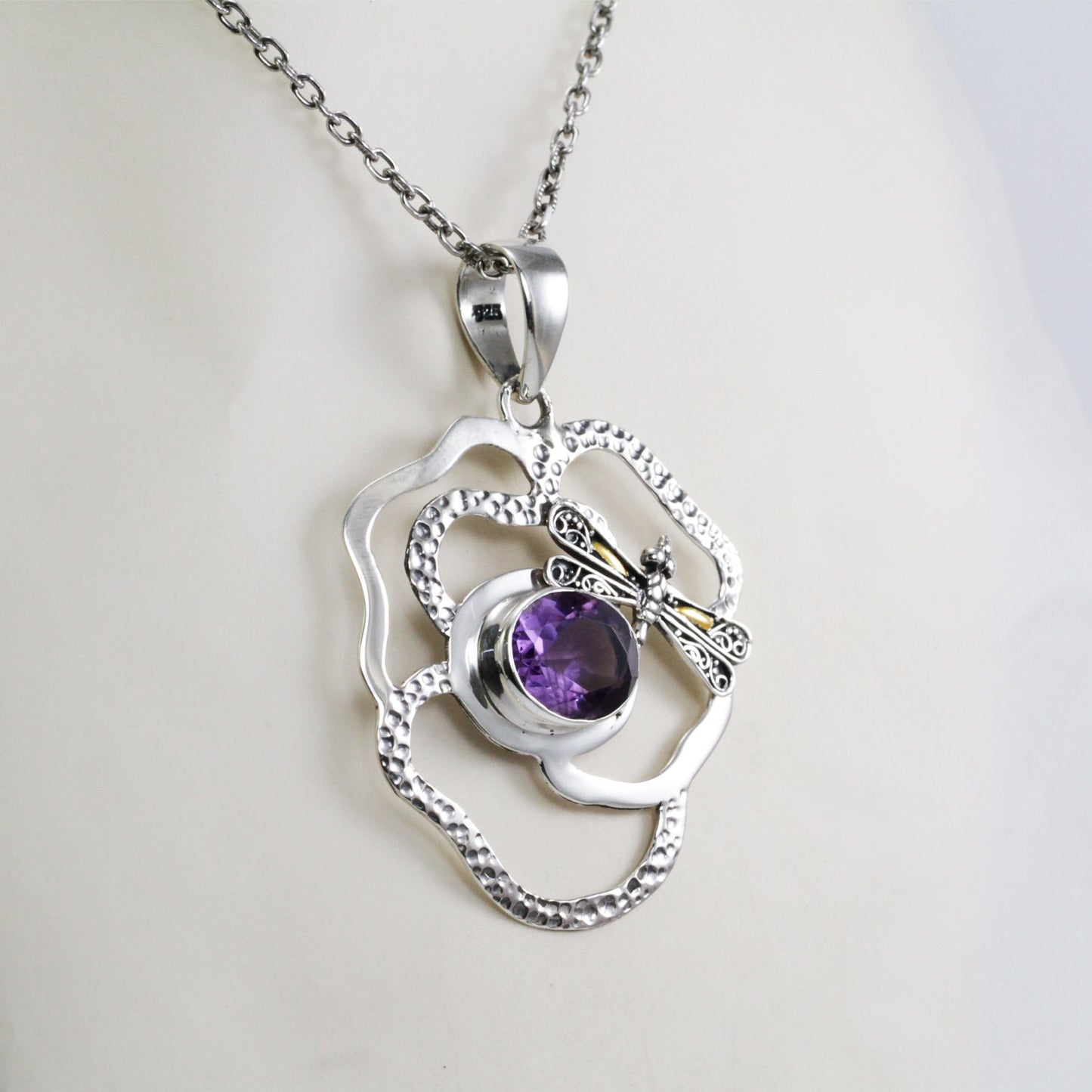 Genuine Amethyst Pendant Necklace double bezel set 925 sterling silver decorated with dragonfly 18K yellow gold, 10*13 mm oval amethyst