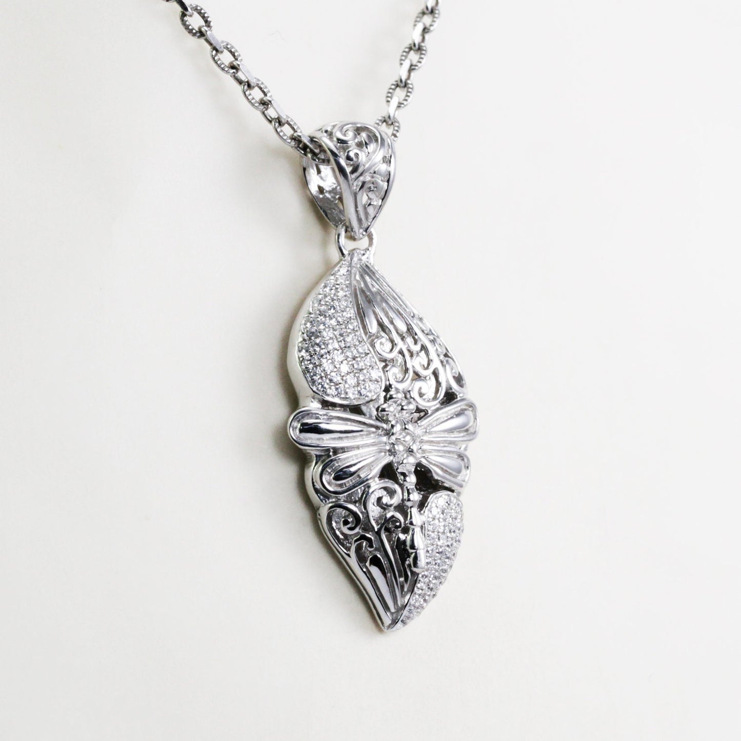 dragonfly pendant 925 sterling silver decorated with filigree leaf pattern and white zircon