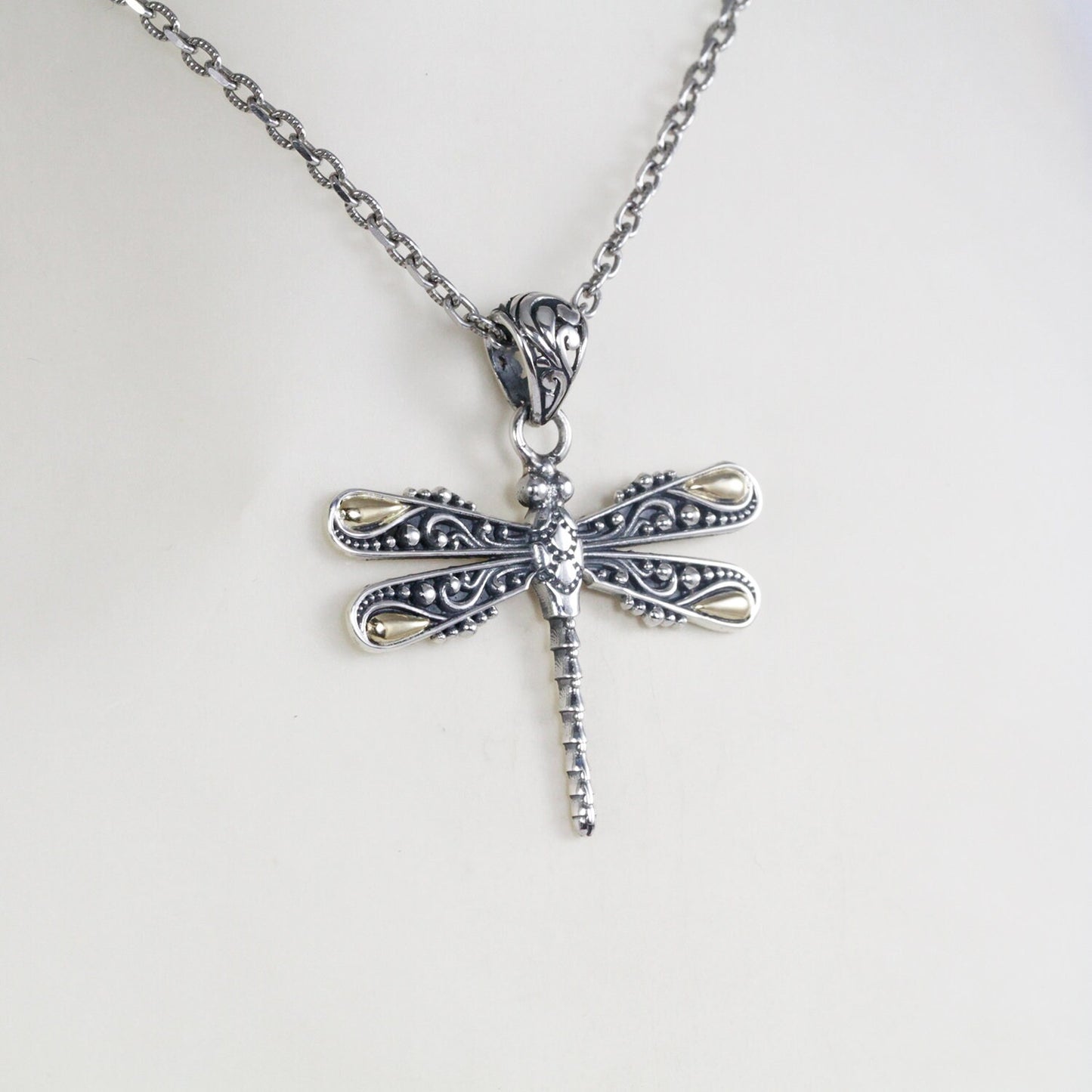 dragonfly pendant necklace 925 sterling silver and 18K yellow gold decorated with filigree ornament
