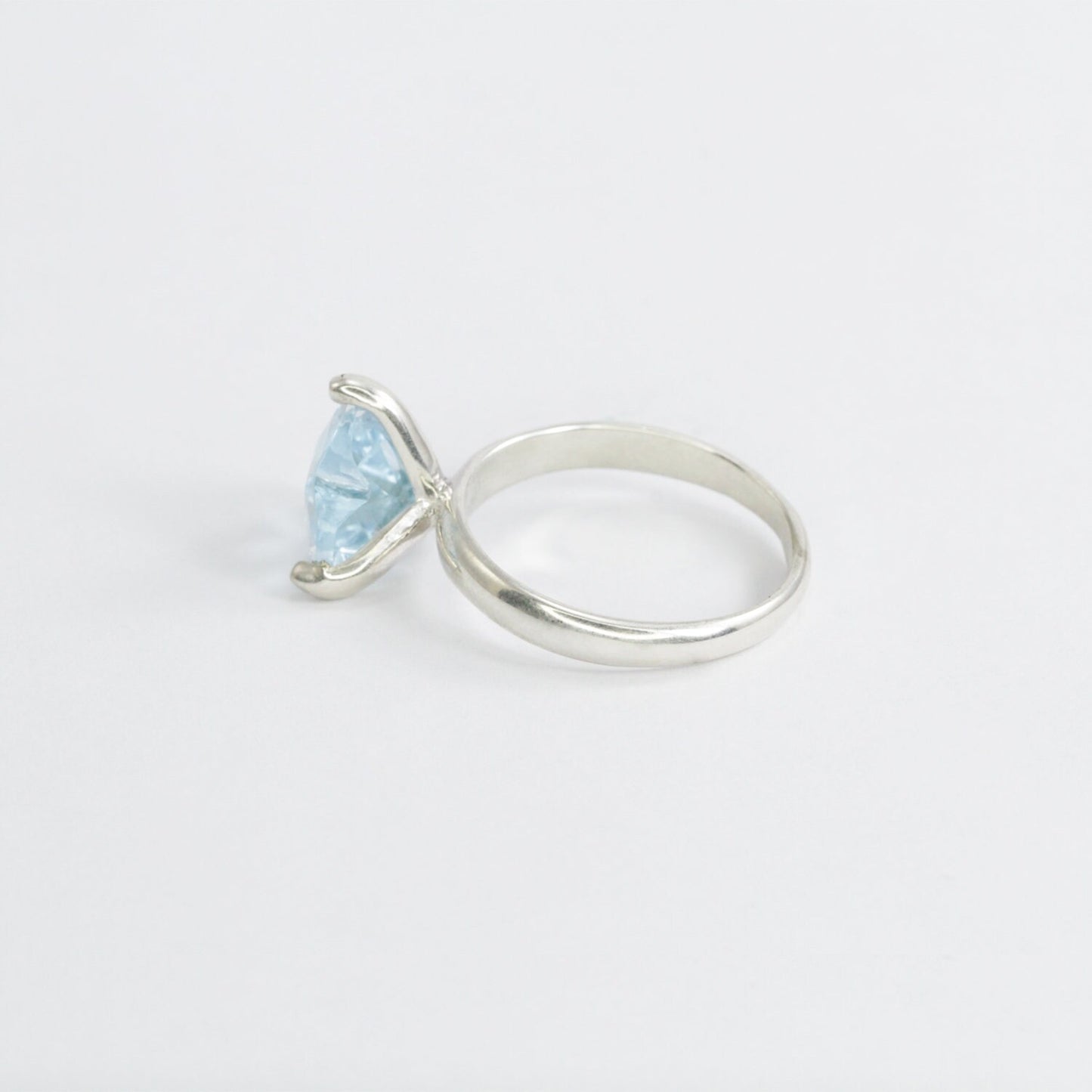 Blue Topaz ring set in 925 sterling silver ring, solitaire ring with sky blue topaz Fancy cut