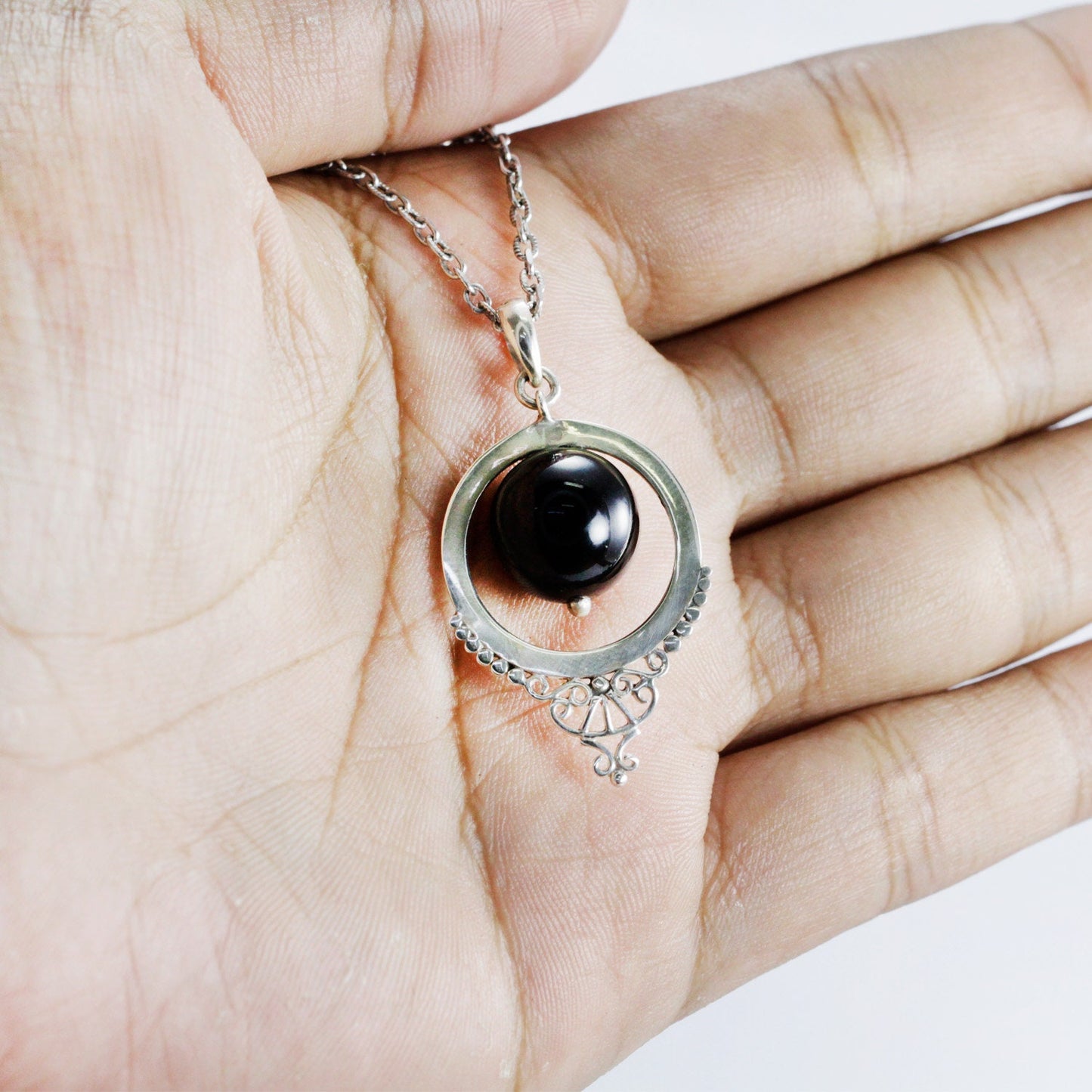 Black onyx pendant necklace 925 sterling silver decorated with Bali crown filigree inspired