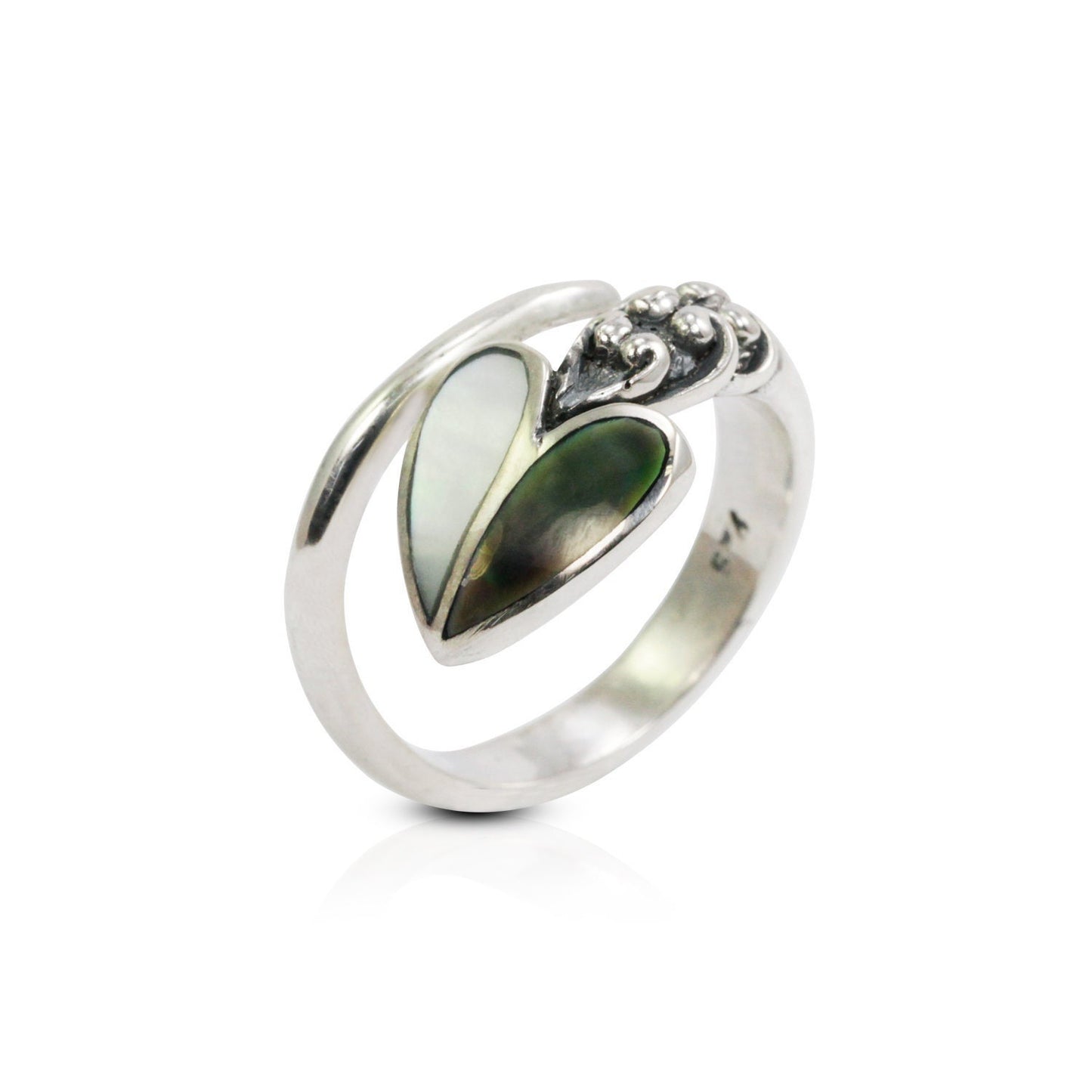 bypass ring 925 sterling silver decorated with natural black and white shell heart shape