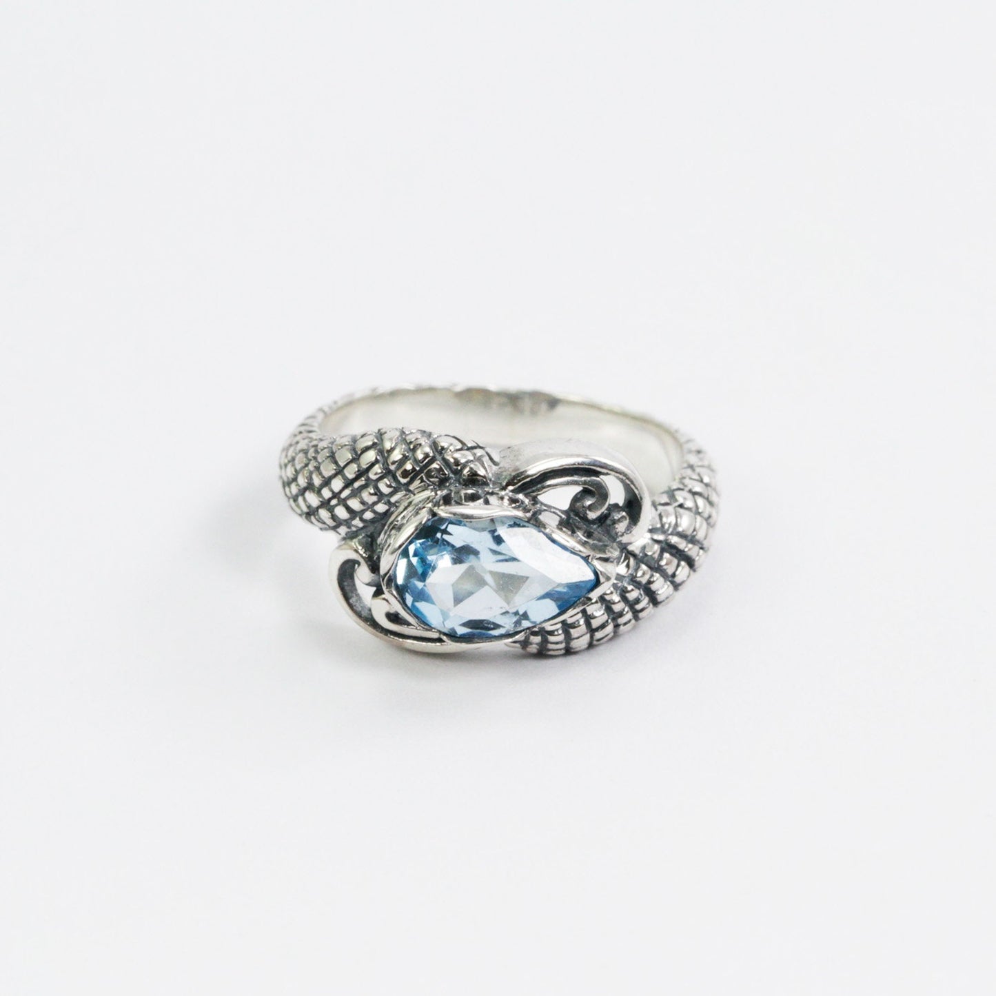 blue topaz ring 925 sterling silver decorated with snake skin filigree ornament