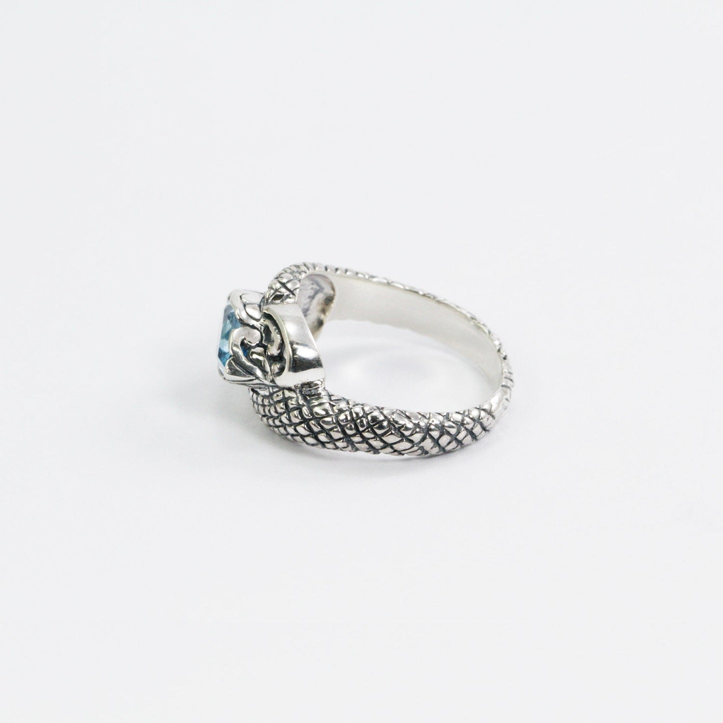 blue topaz ring 925 sterling silver decorated with snake skin filigree ornament