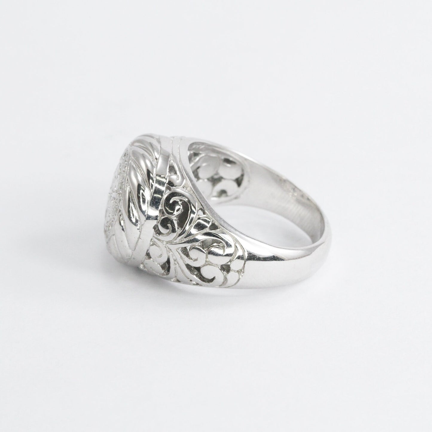 circle doom ring 925 sterling silver decorated with filigree ornament and white zircon
