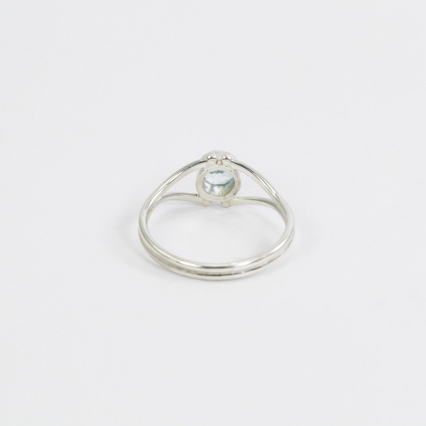 split shank ring 925 sterling silver with genuine round sky blue topaz