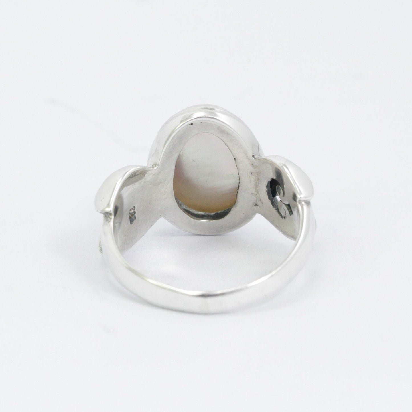 oval pearl ring 925 sterling silver decorated with swirl filigree ornament bezel setting