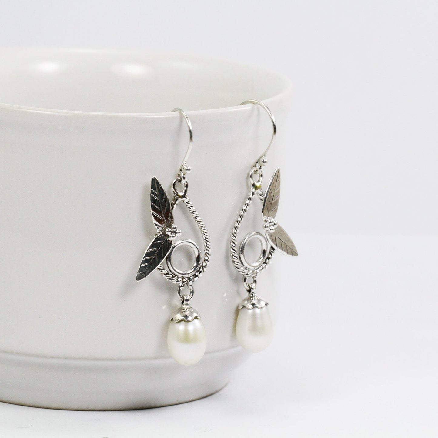 pearl earrings dangle drop 925 sterling silver with genuine fresh water pearl decorated with leaf ornament