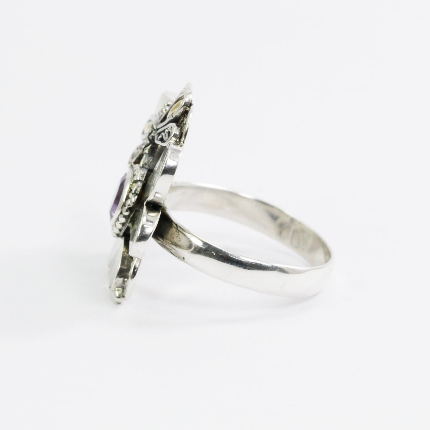 Dragonfly ring 925 sterling silver decorated with genuine amethyst and white shell and 18K yellow gold