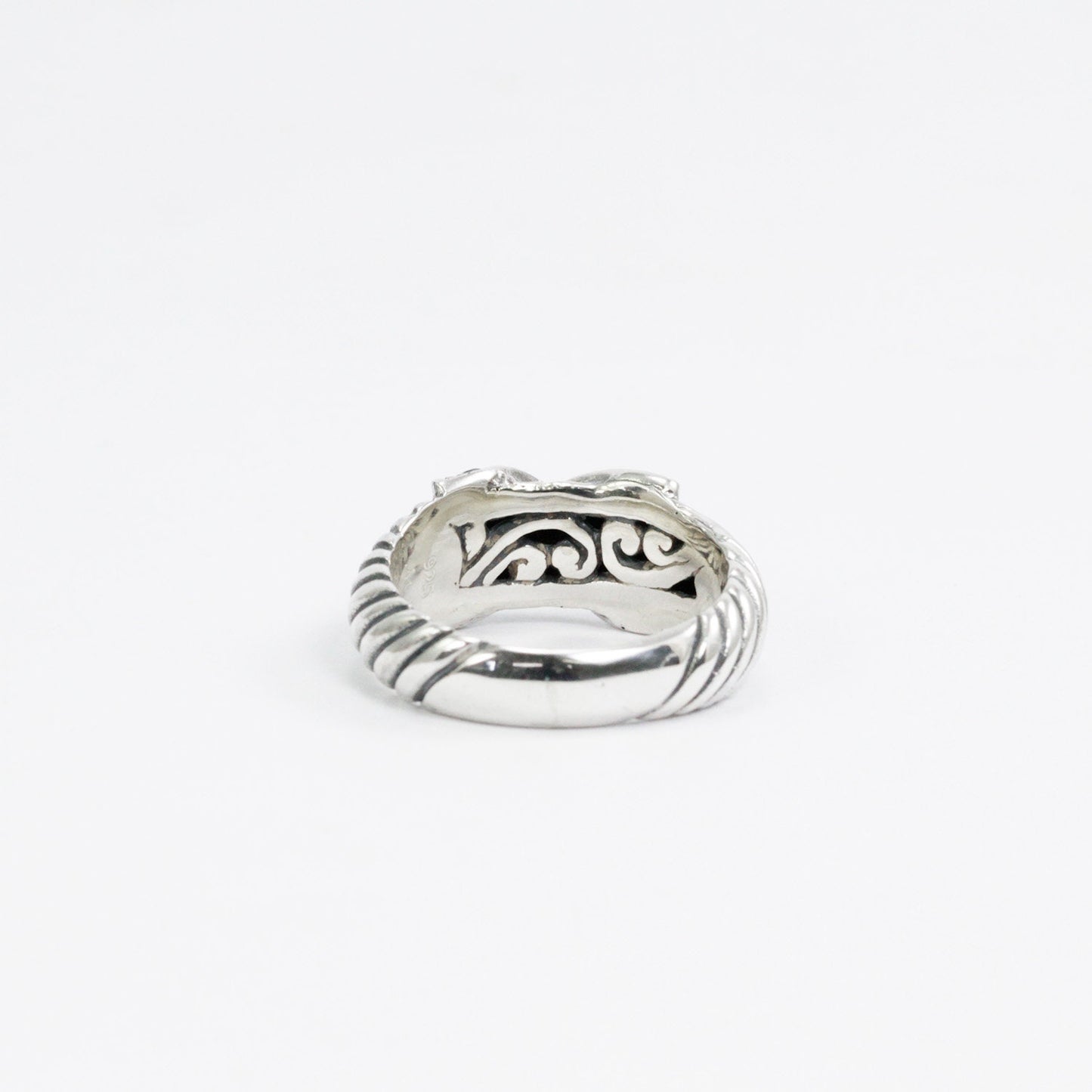 black stone ring 925 sterling silver decorated with cable shank style