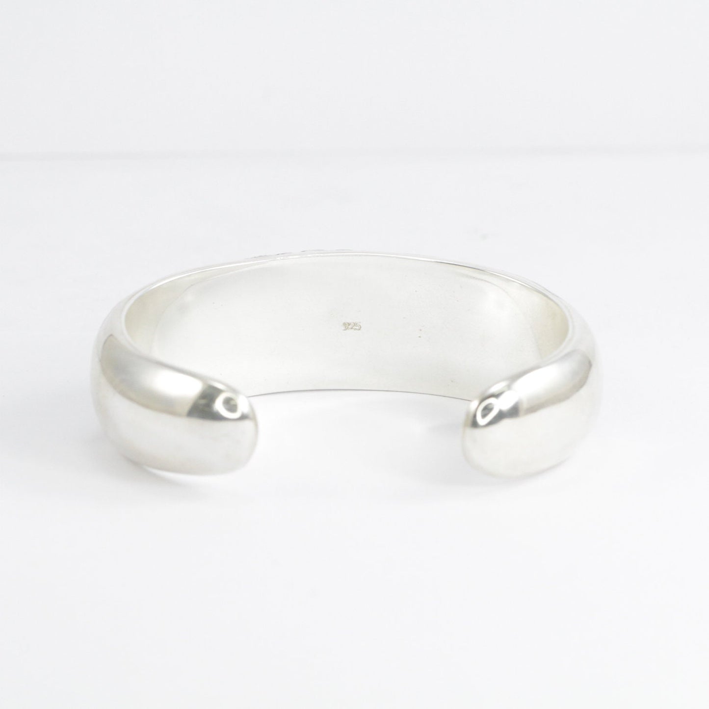 cuff bangle 925 sterling silver decorated with white zirconia in beautiful open work filigree ornament and dragonfly